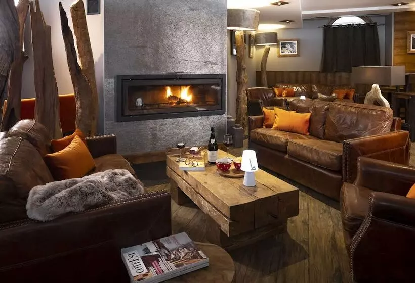 هتل Hôtel Ski Lodge Village Montana