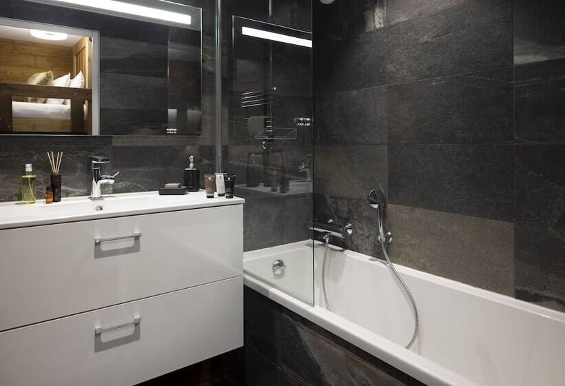 هتل Hôtel Ski Lodge Village Montana