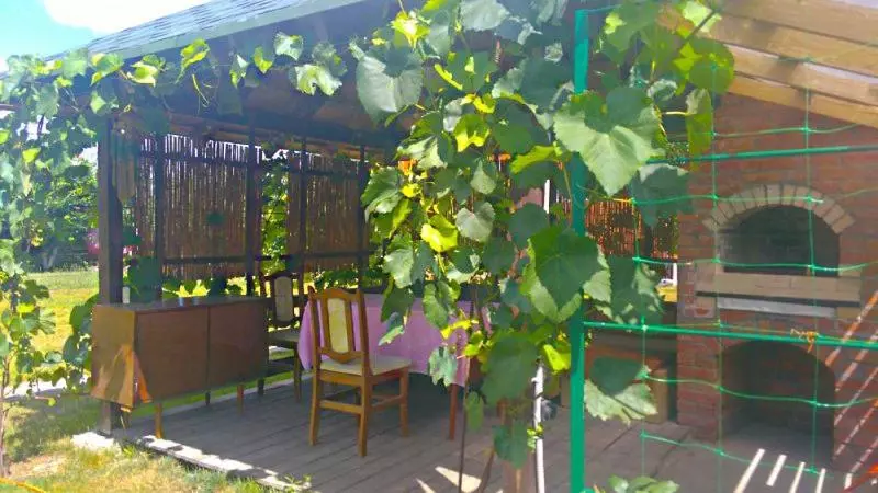 Majatalo дом с сауной и басейном на теремках