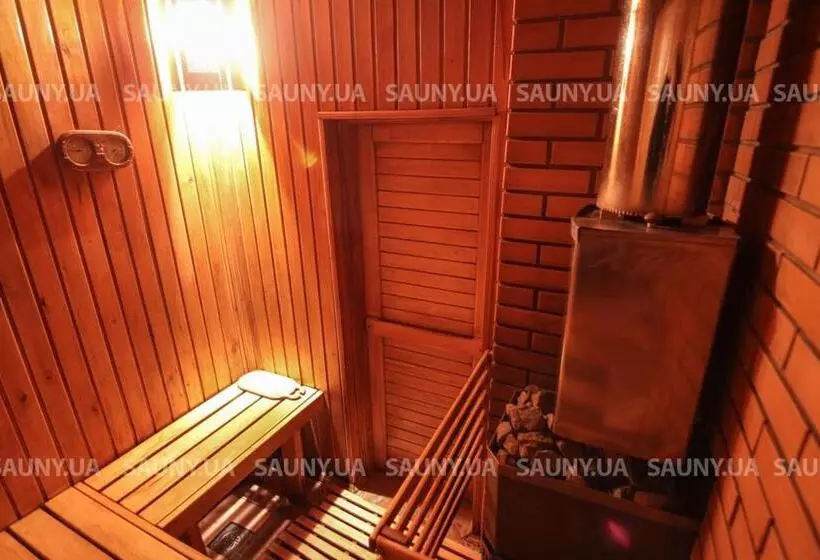 Majatalo дом с сауной и басейном на теремках