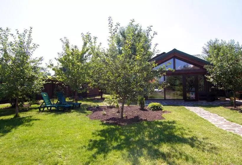 Majatalo дом с сауной и басейном на теремках