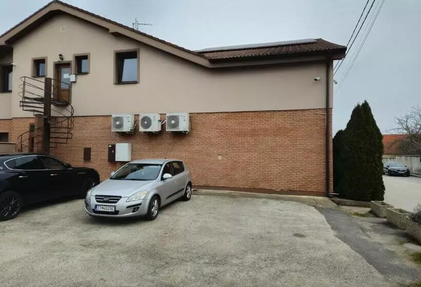 Majatalo Penzion Pod Zámkom Boleráz