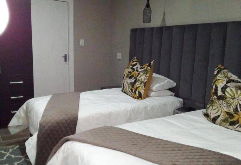 ペンション Sani Pass Manor Guest House