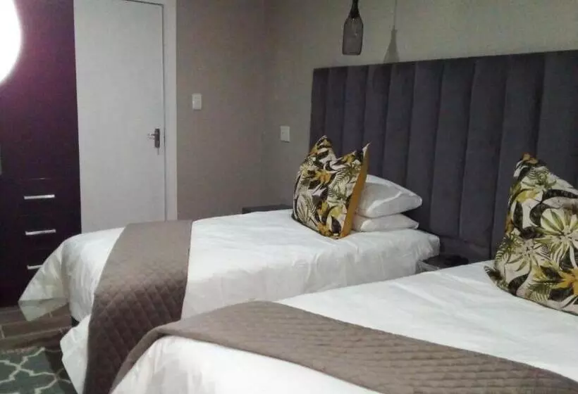 Majatalo Sani Pass Manor Guest House