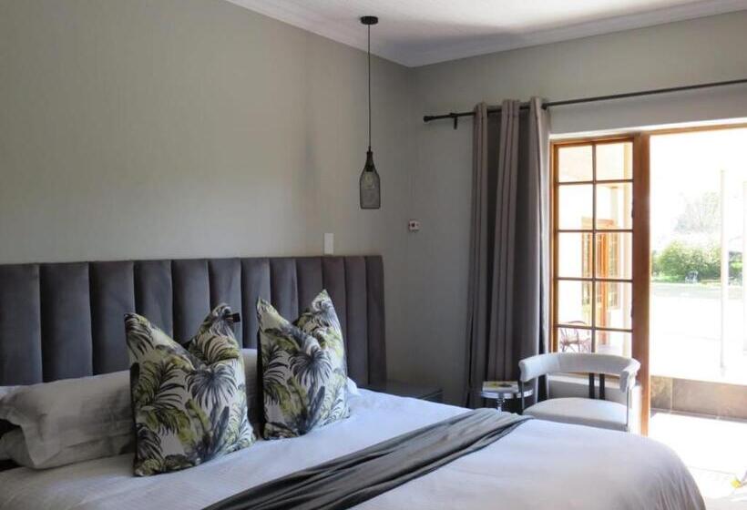 ペンション Sani Pass Manor Guest House