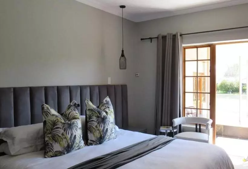 Majatalo Sani Pass Manor Guest House