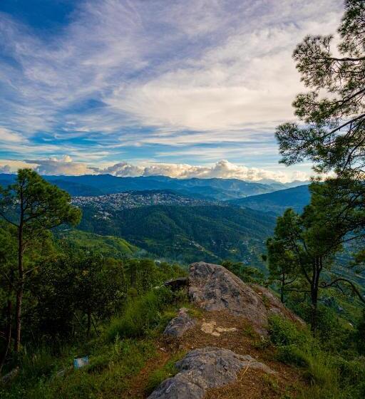 The Hosteller Kasar Devi