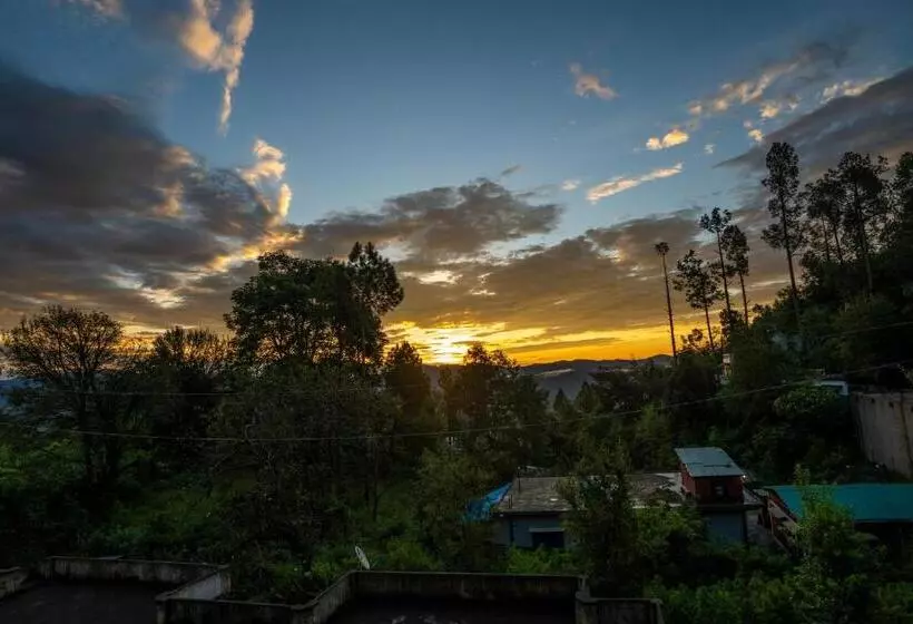 The Hosteller Kasar Devi