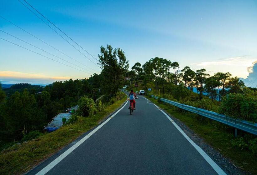 The Hosteller Kasar Devi