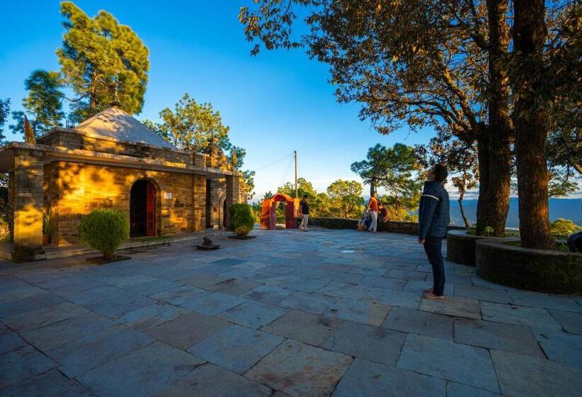 The Hosteller Kasar Devi