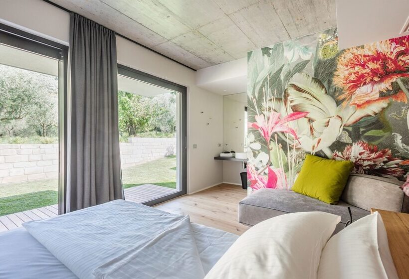 مبيت وإفطار Oleeva Garda Living Adults Only