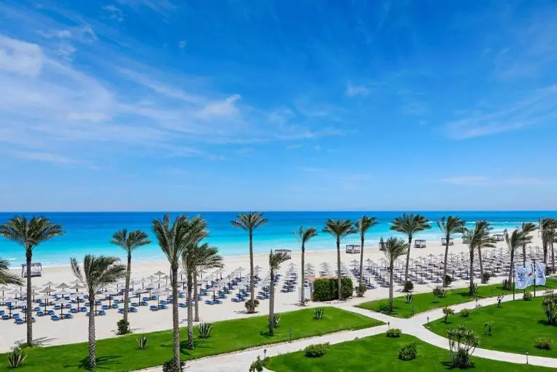 استراحتگاه Jaz Oriental, Almaza Bay