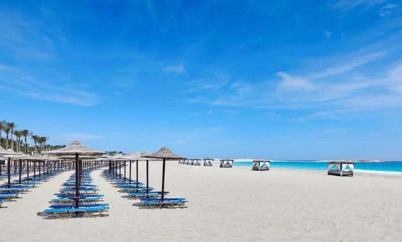 استراحتگاه Jaz Oriental, Almaza Bay