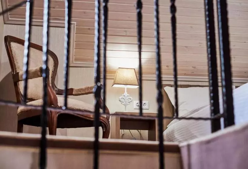 ホテル хотел паризи