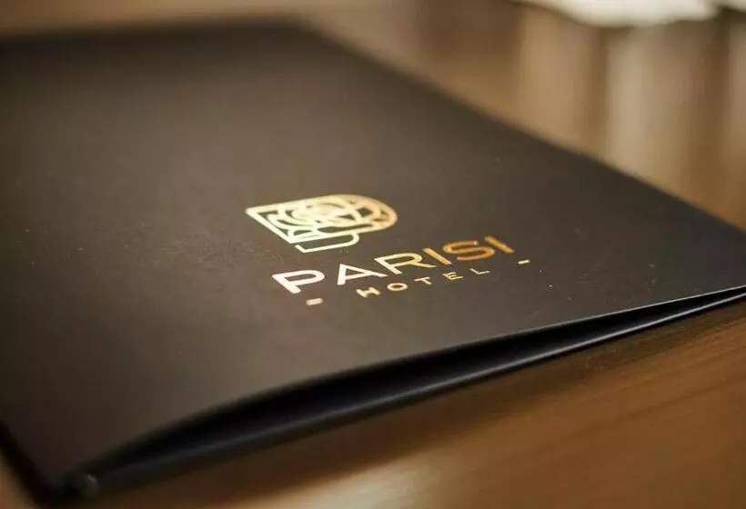 ホテル хотел паризи