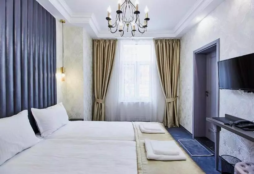 ホテル хотел паризи