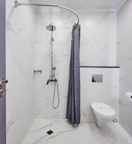 ホテル хотел паризи