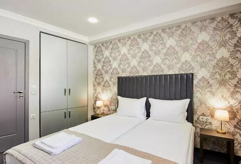 ホテル хотел паризи