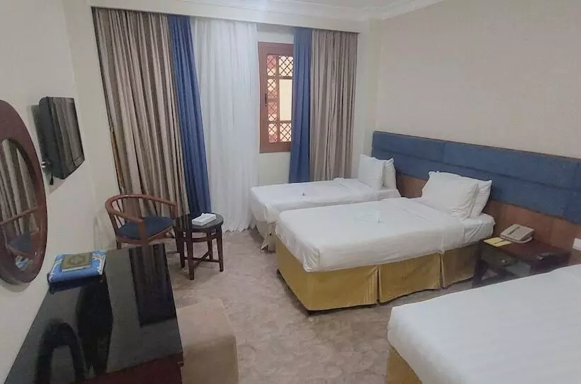 هتل Rabwat Al Safwah Golden