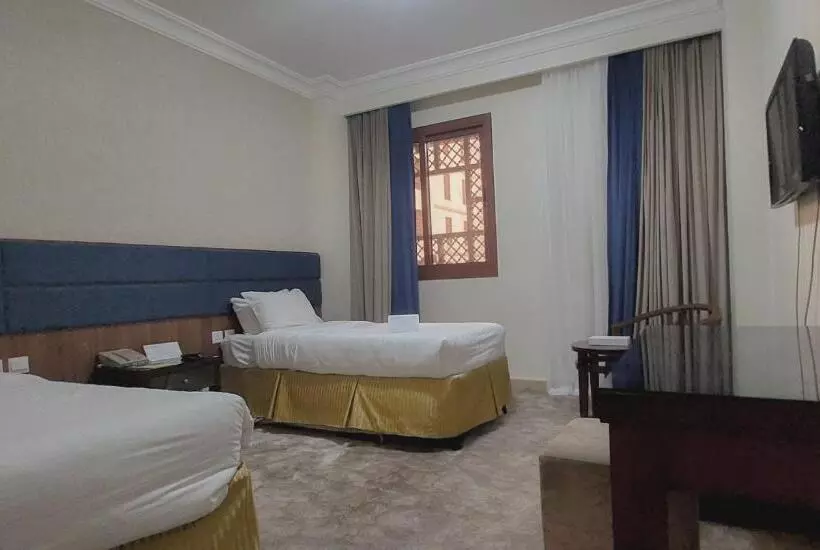 هتل Rabwat Al Safwah Golden