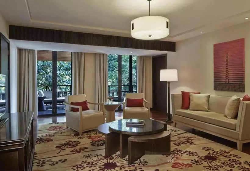 Mulu Marriott Resort