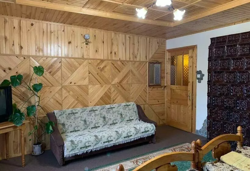 Majatalo приватна садиба яблуневий сад 1