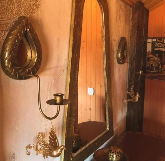 Pension (Hôtel basse catégorie) садиба маланка