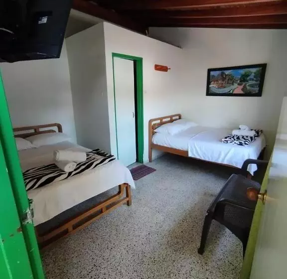 ユースホステル Casa Verde Guatapé