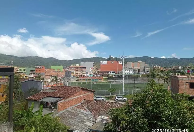 ユースホステル Casa Verde Guatapé