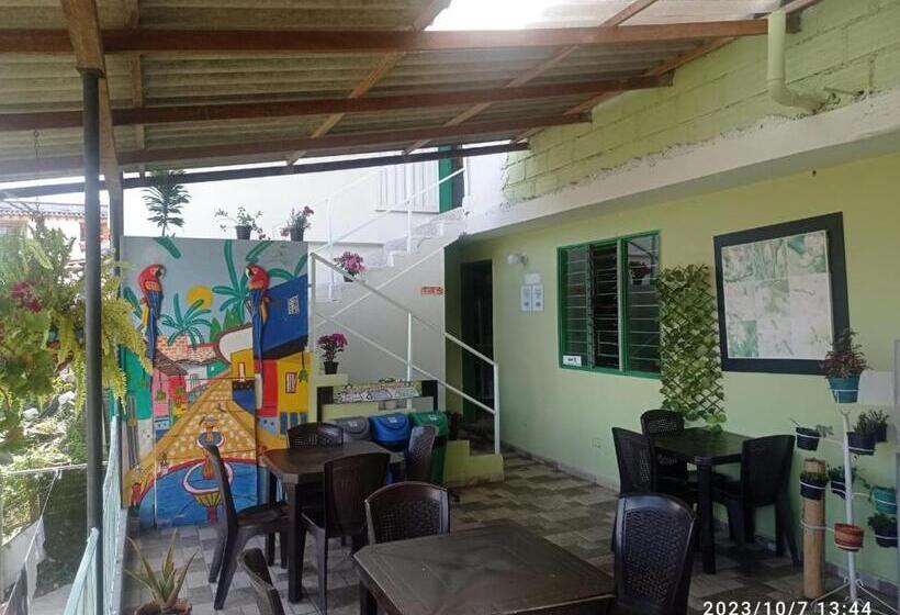 הוסטל Casa Verde Guatapé