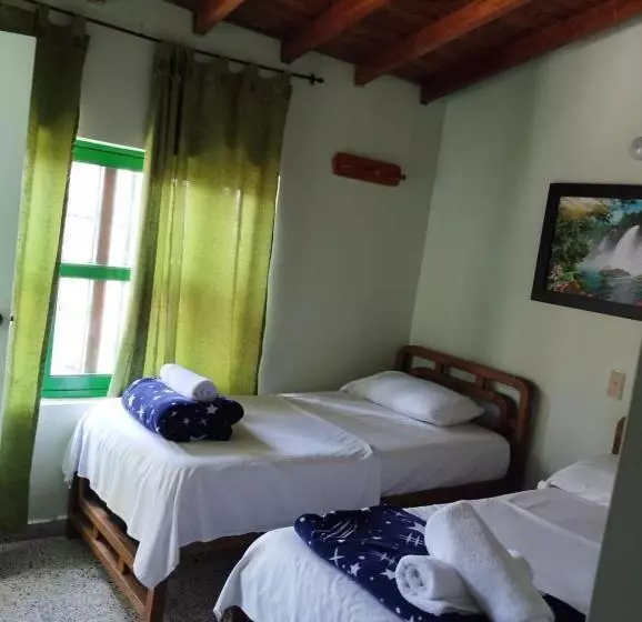 ユースホステル Casa Verde Guatapé