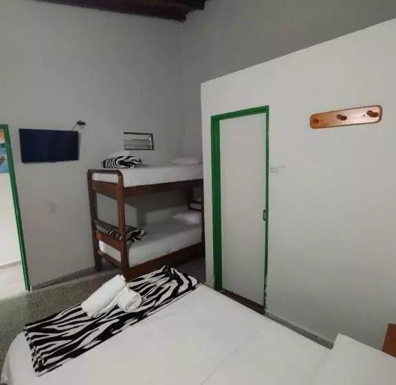 ユースホステル Casa Verde Guatapé