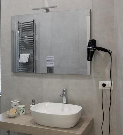 تختخواب و صبحانه Royal Dreams