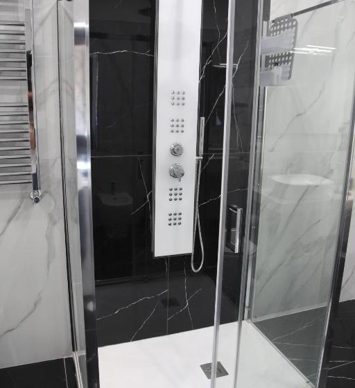 تختخواب و صبحانه Royal Dreams