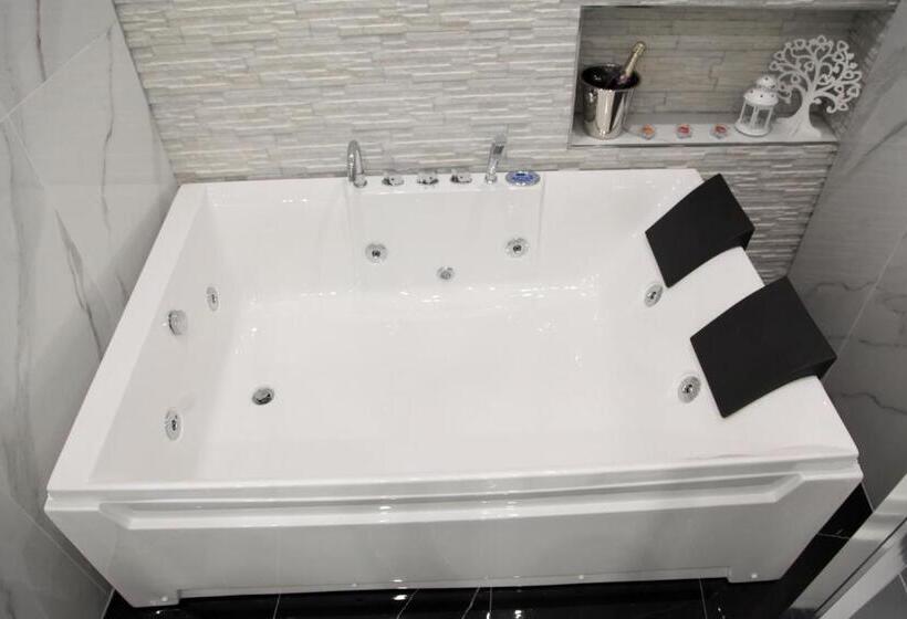 تختخواب و صبحانه Royal Dreams