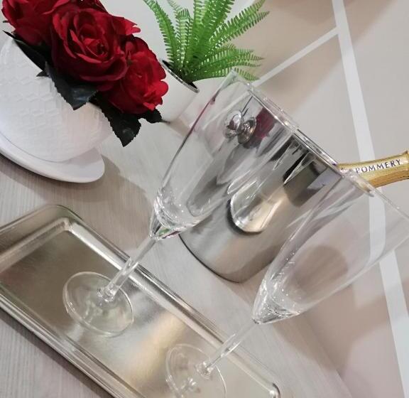 تختخواب و صبحانه Royal Dreams