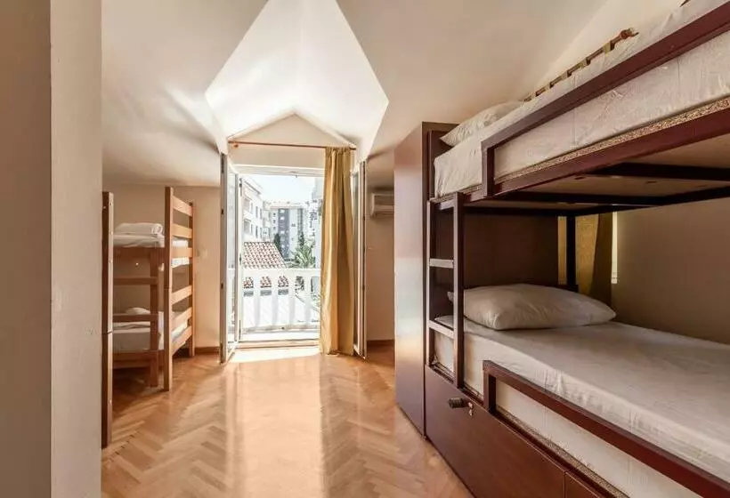 Hostel Budva
