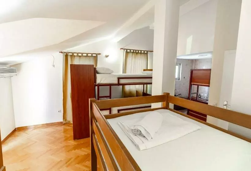 Hostel Budva