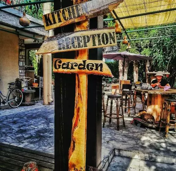 Hostel Budva