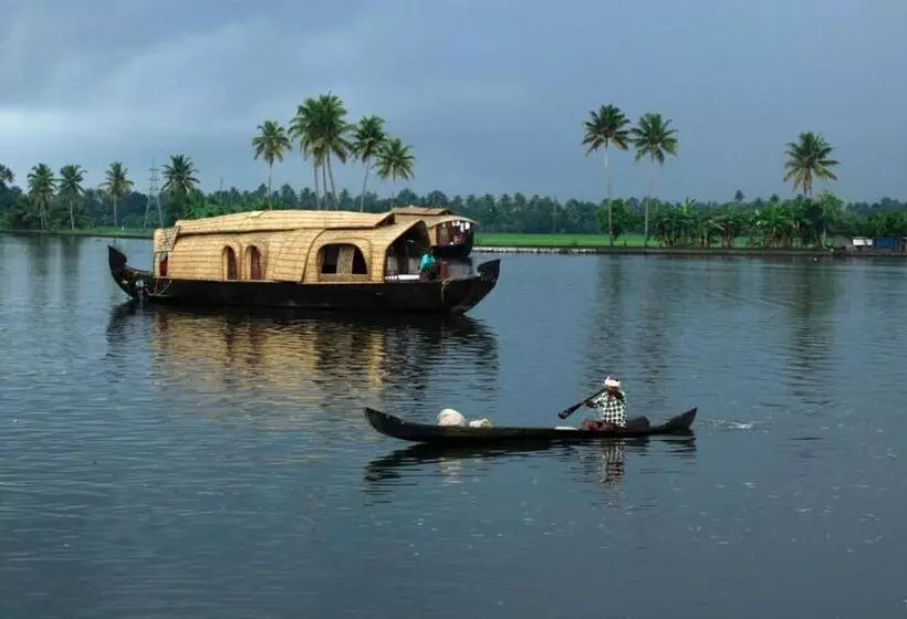 Hotelli Abad Premium House Boat