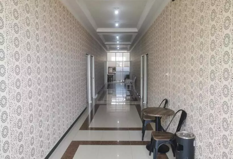 ホテル Reddoorz Syariah At Jalan Pramuka