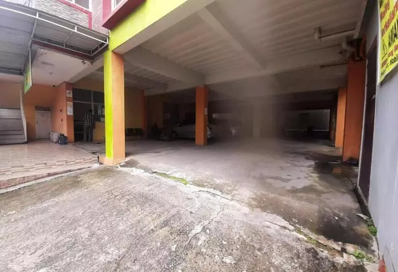 ホテル Reddoorz Syariah At Jalan Pramuka