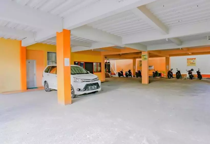 ホテル Reddoorz Syariah At Jalan Pramuka