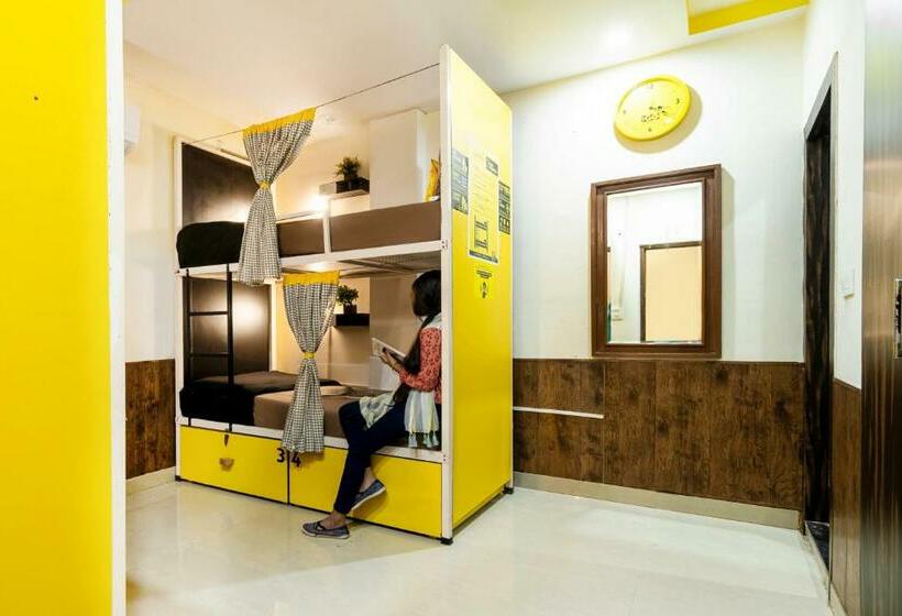 ホテル The Hosteller Agra