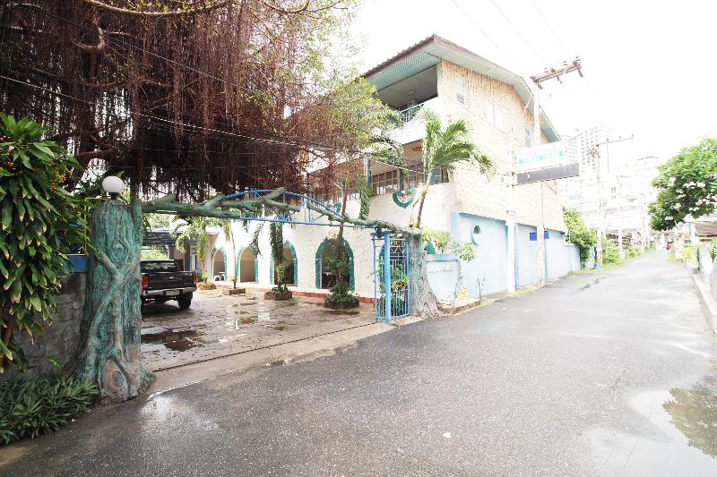 Hotel Oyo 1003 Naklua House