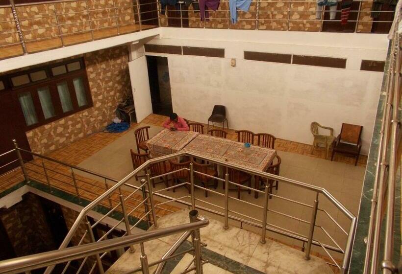 Hotel Mansarovar Palace