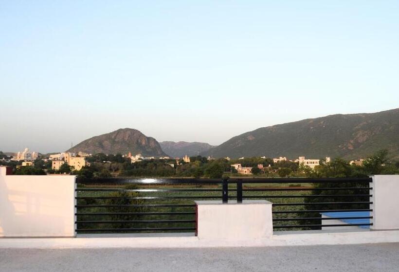 Hotel The Natural View Pushkar