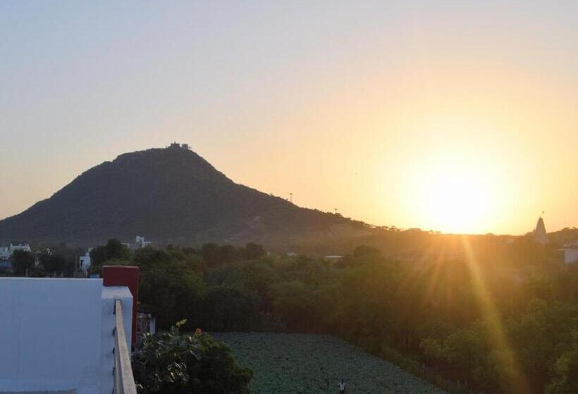 Hotel The Natural View Pushkar