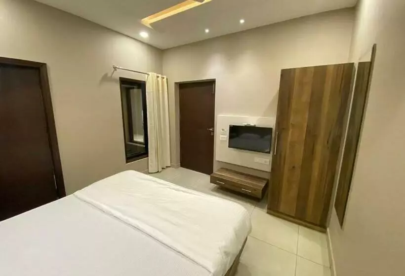 Hotelli The Retro Regency