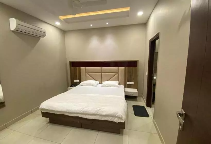 Hotelli The Retro Regency